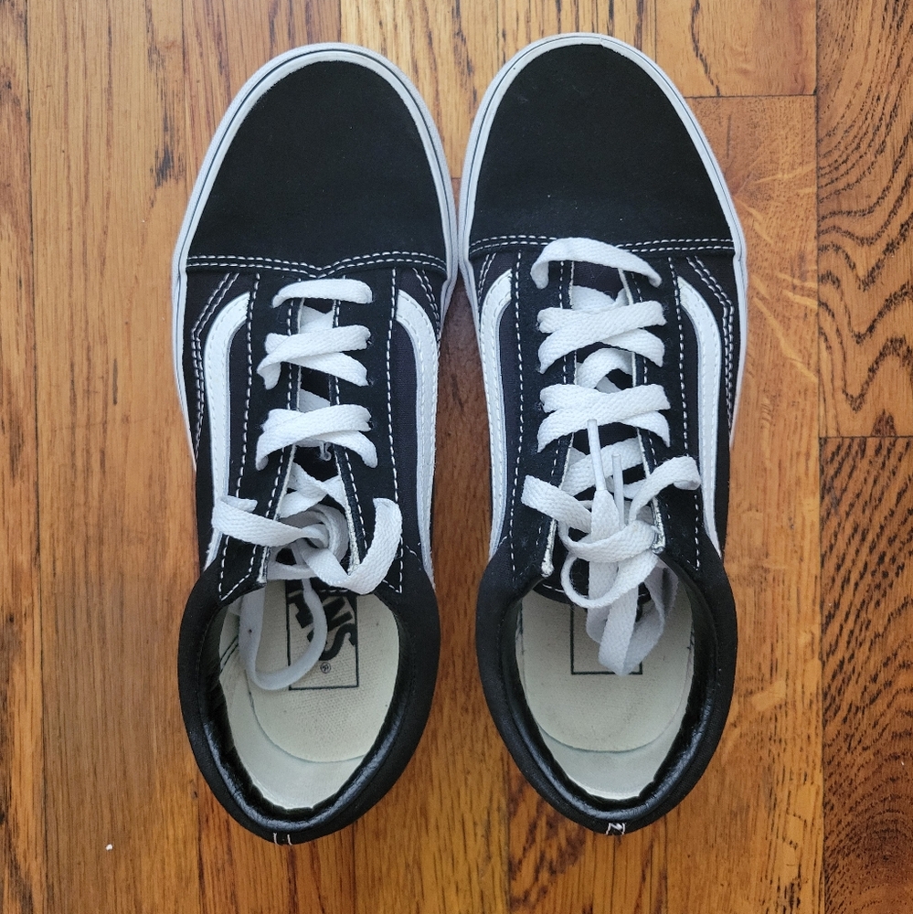 Vans Old Skool sneakers size 7 women/5.5 men